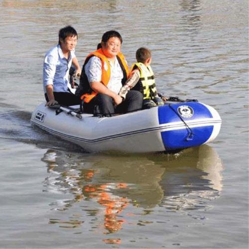 绵竹公园游玩充气漂流船